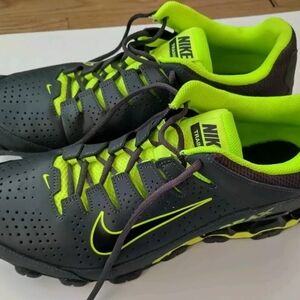 Nike Men's Black and Green Training Shoes